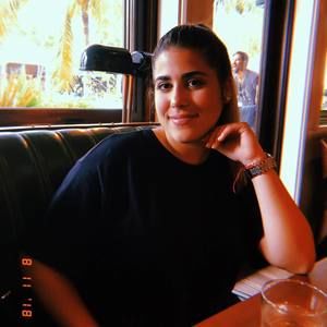 Meet your Posher, Daniela